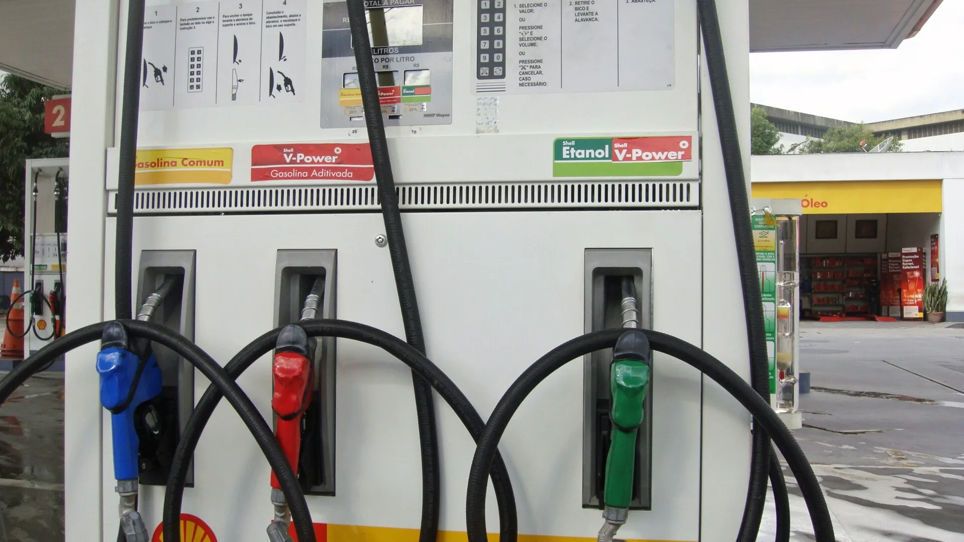 Bomba de etanol em posto de combustível no Brasil